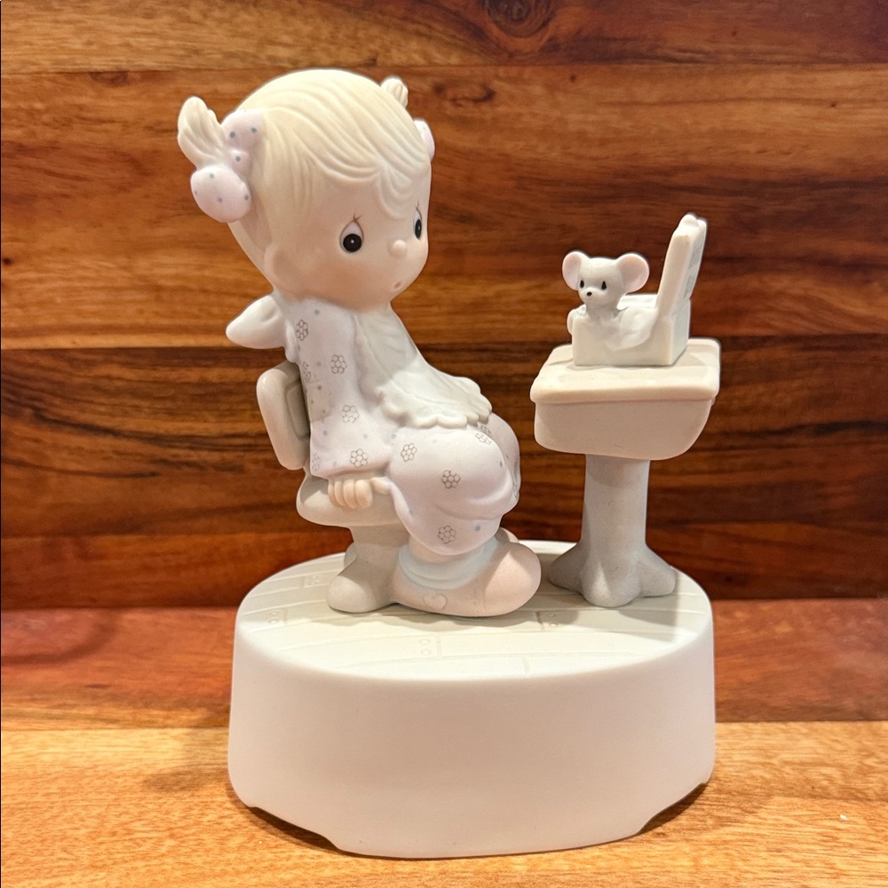 Precious Moments “Love Is Sharing” music box E7185